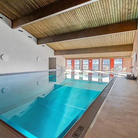 Perfekte Aussicht Mit Poolbereich In Skiregion *