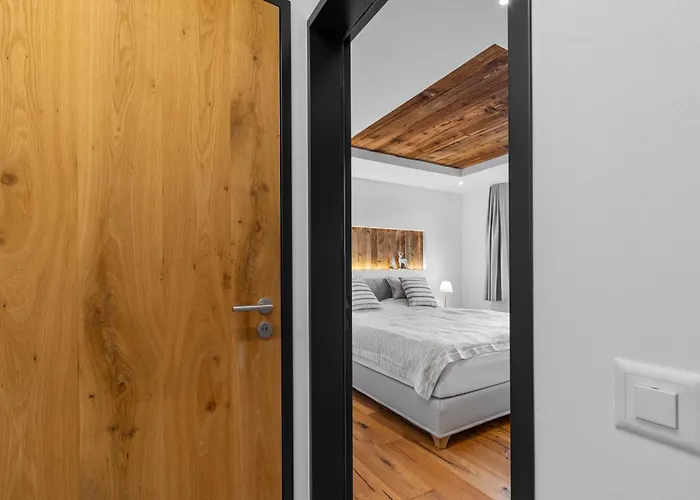 Perfekte Aussicht Mit Poolbereich In Skiregion *