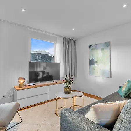 Perfekte Aussicht Mit Poolbereich In Skiregion Апартаменты *