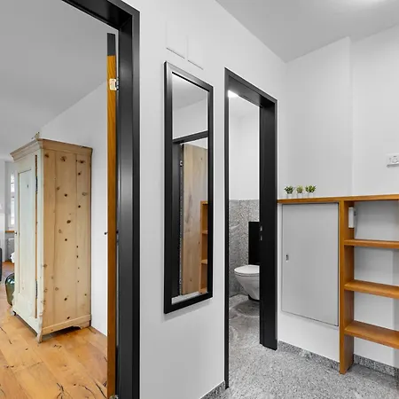 Perfekte Aussicht Mit Poolbereich In Skiregion