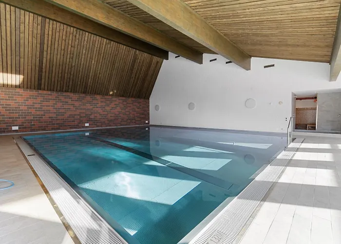 Perfekte Aussicht Mit Poolbereich In Skiregion شقة