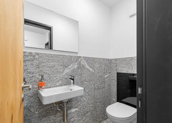 Perfekte Aussicht Mit Poolbereich In Skiregion Breíl