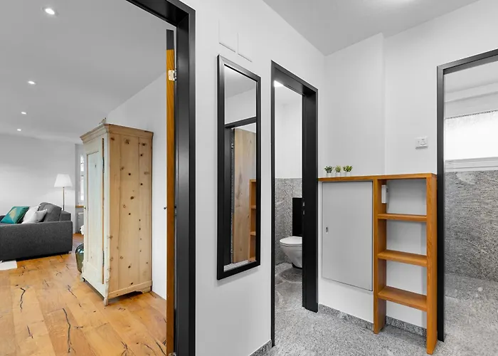 Perfekte Aussicht Mit Poolbereich In Skiregion